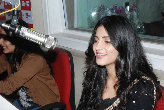 shruti haasan unseen pics